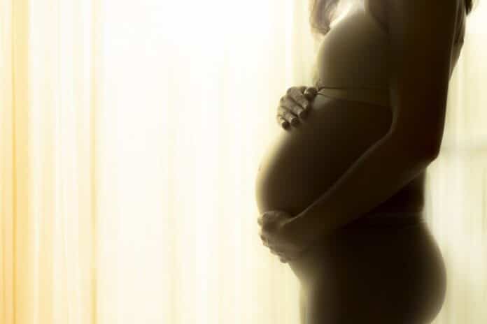 Pregnant women with coronavirus